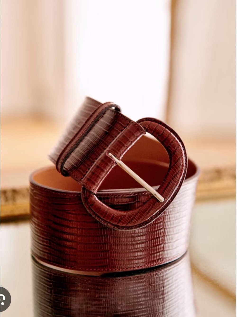 Sezane masha belt in burgundy with Round Buckle